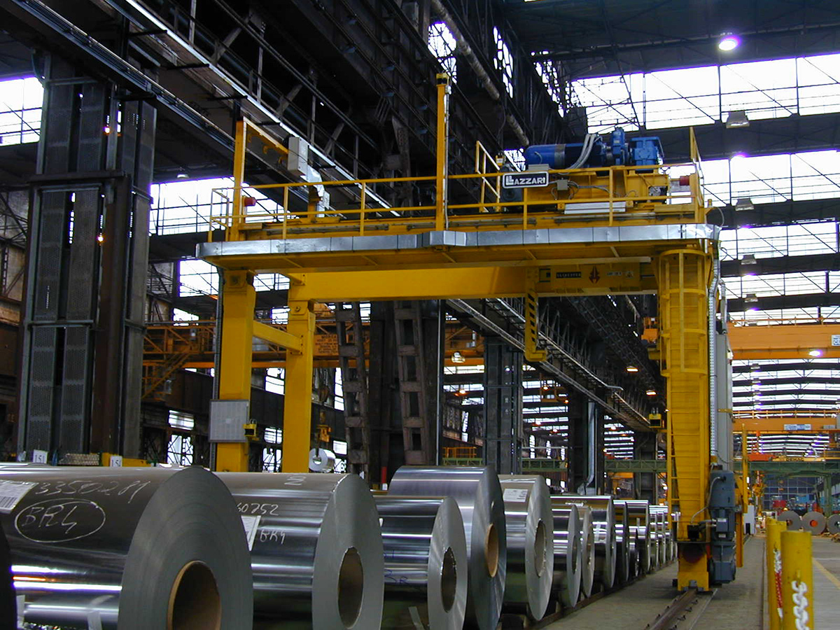 BONFANTI gantry crane inside the production plant