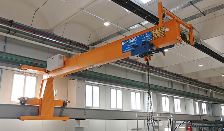 Walking crane within BONFANTI factory
