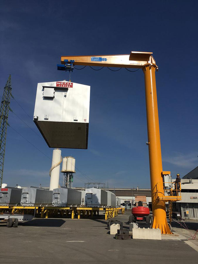 Gru a bandiera BONFANTI con carico