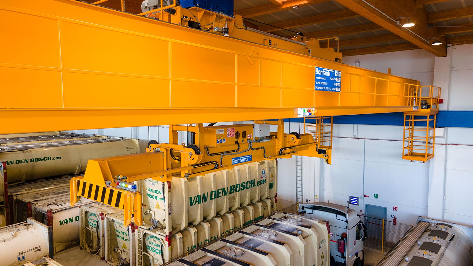 Interno magazzini stoccaggio BONFANTI