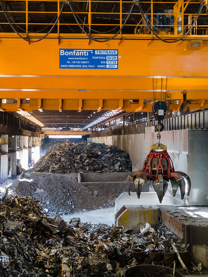 Gru parco rottami prodotta da BONFANTI